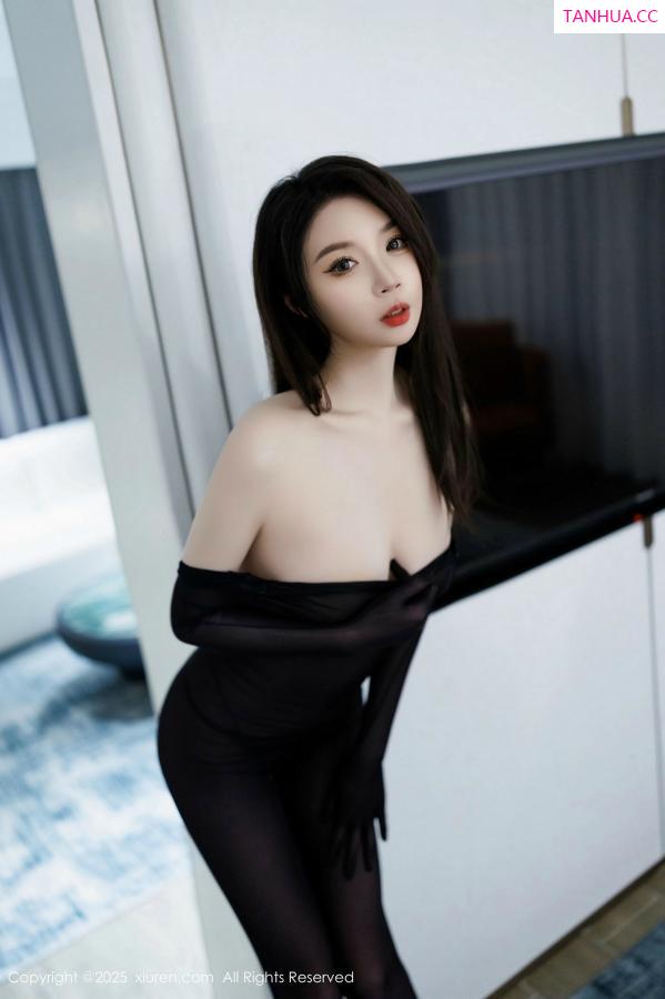 梦心玥  [XiuRen]高清写真图 2025.03.10 No.9992 梦心玥 黑丝美腿第50张图片
